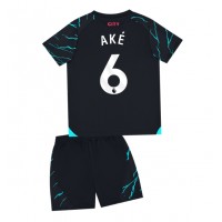 Manchester City Nathan Ake #6 Replika babykläder Tredjeställ Barn 2023-24 Kortärmad (+ korta byxor)